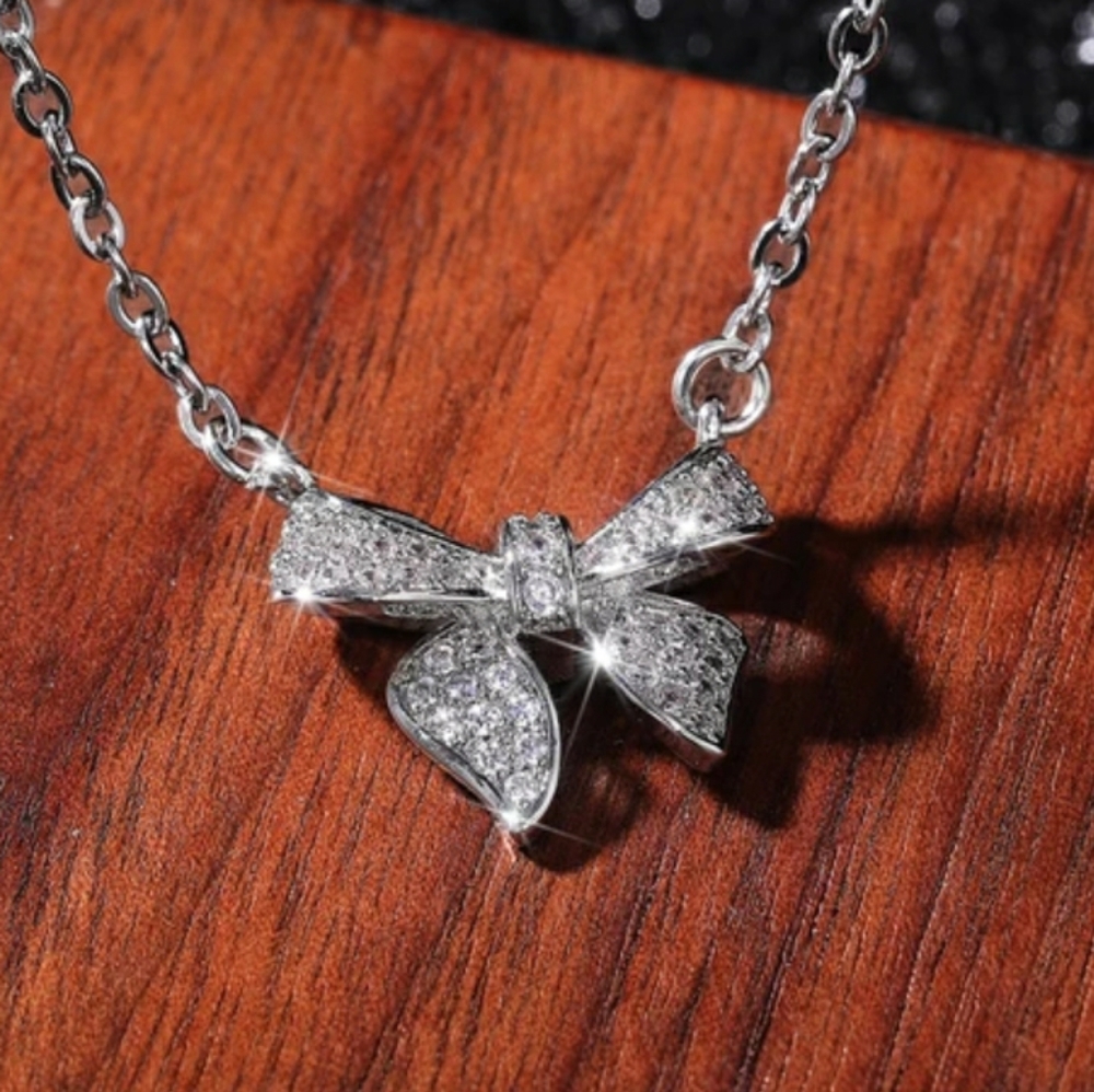 New Silver Bow Pendant Necklace - Picture 5 of 6